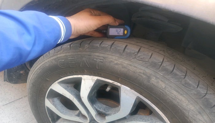 2016 Nissan Terrano XL (D), Diesel, Manual, 2,11,446 km, tyre