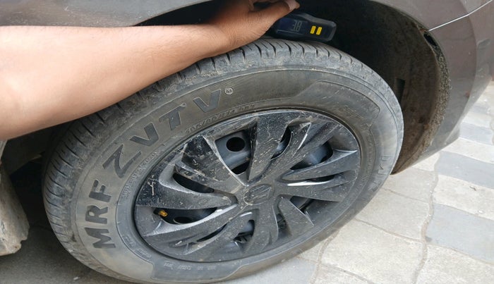 2024 Maruti Swift VXi (O) CNG, Petrol, Manual, 66,952 km, tyre