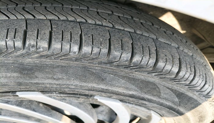 2011 Maruti Ritz VXI, Petrol, Manual, 55,154 km, tyre