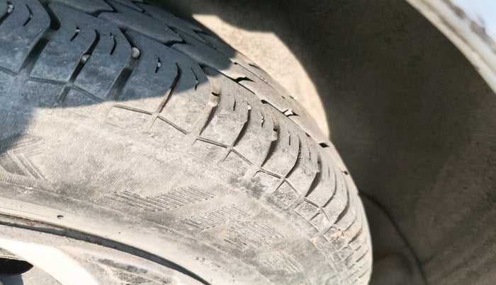 2011 Maruti Ritz VXI, Petrol, Manual, 55,154 km, tyre