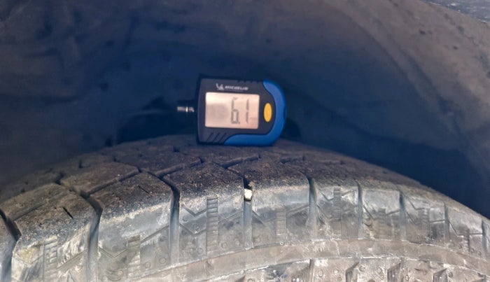 2019 Tata Hexa XT 4X2 7 STR, Diesel, Manual, 58,838 km, tyre