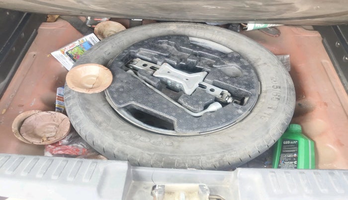 2017 Maruti Vitara Brezza LDI (O), Diesel, Manual, 1,22,129 km, tyre