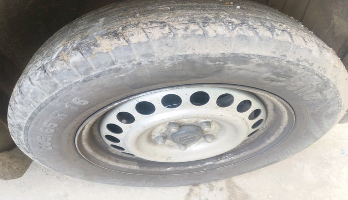 2017 Maruti Vitara Brezza LDI (O), Diesel, Manual, 1,22,129 km, tyre