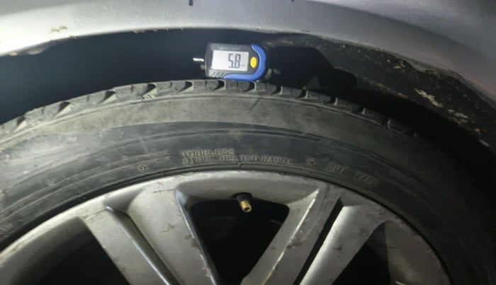 2012 Audi A4 2.0 TDI, Diesel, Automatic, 1,10,451 km, tyre