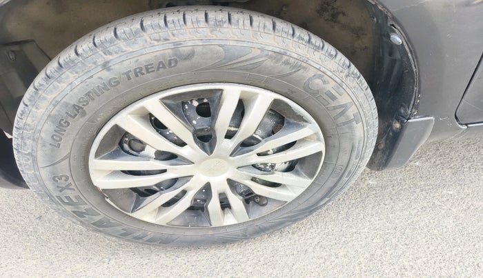 2015 Maruti Ritz LXI, Petrol, Manual, 80,186 km, tyre