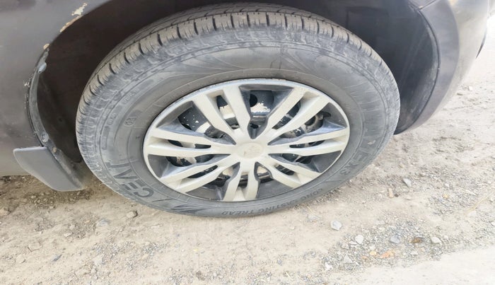 2015 Maruti Ritz LXI, Petrol, Manual, 80,186 km, tyre