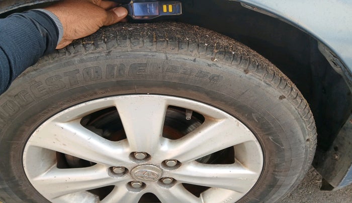 2011 Toyota Corolla Altis G DIESEL, Diesel, Manual, 1,71,994 km, tyre