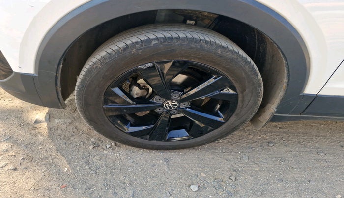 2024 Volkswagen TAIGUN GT Line 1.0L TSI MT, Petrol, Manual, 6,934 km, tyre