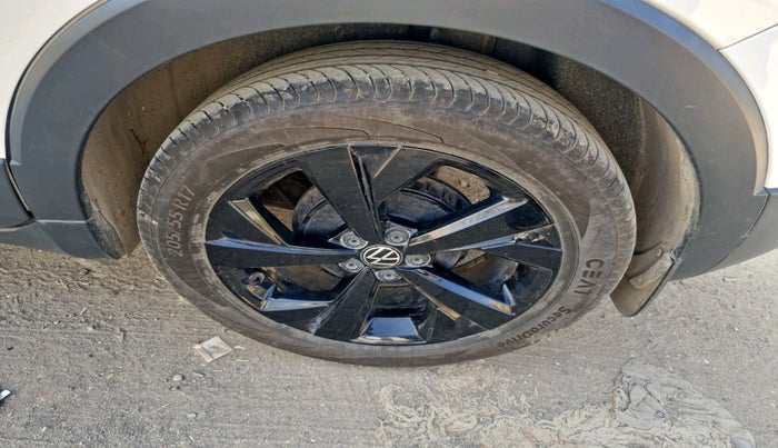 2024 Volkswagen TAIGUN GT Line 1.0L TSI MT, Petrol, Manual, 6,934 km, tyre