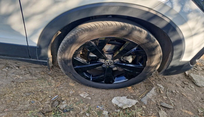 2024 Volkswagen TAIGUN GT Line 1.0L TSI MT, Petrol, Manual, 6,934 km, tyre