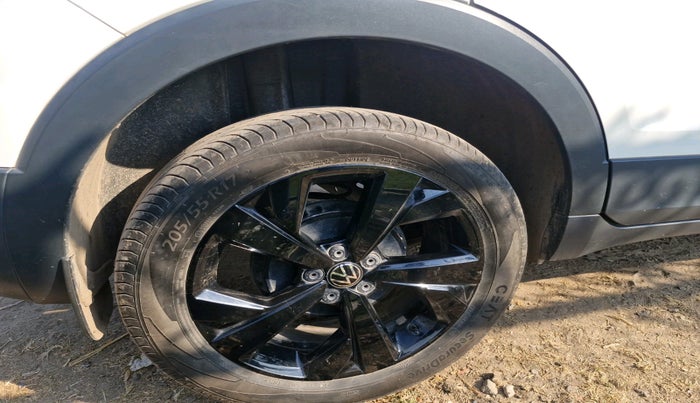 2024 Volkswagen TAIGUN GT Line 1.0L TSI MT, Petrol, Manual, 6,934 km, tyre