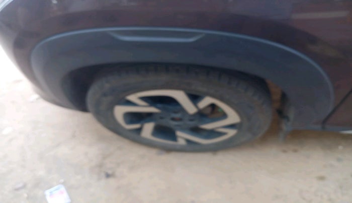 2022 Nissan MAGNITE XV TURBO CVT, Petrol, Automatic, 32,552 km, tyre