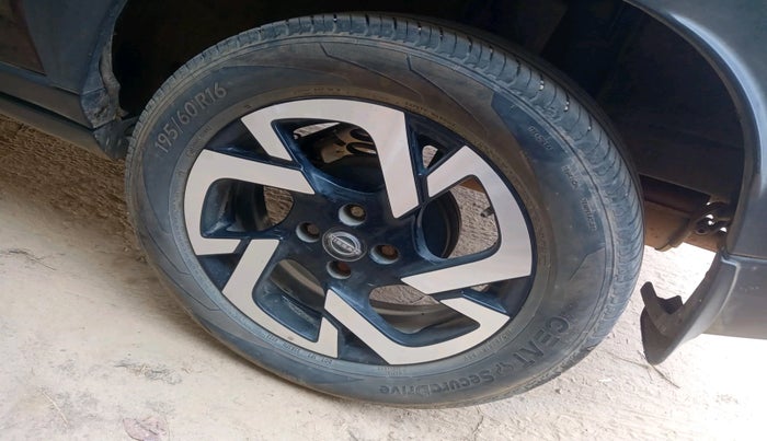 2022 Nissan MAGNITE XV TURBO CVT, Petrol, Automatic, 32,552 km, tyre