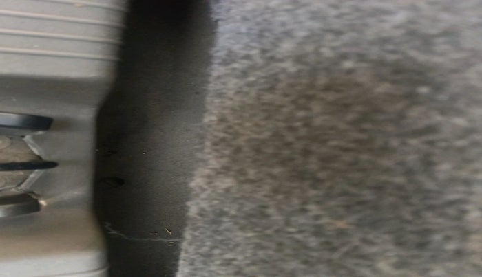 2013 Hyundai i10 MAGNA 1.2, Petrol, Manual, 1,36,697 km, tyre