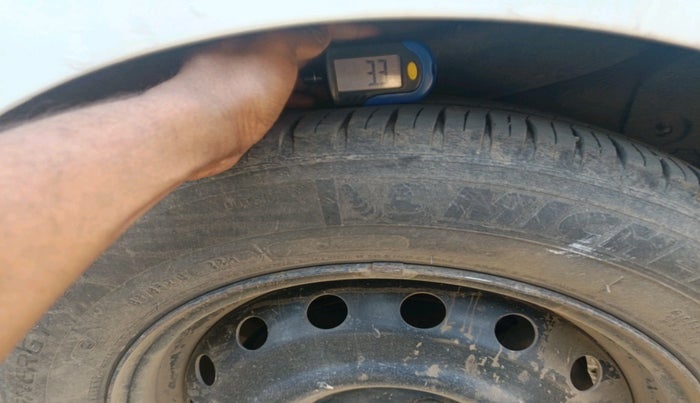 2011 Hyundai Verna FLUIDIC 1.4 CRDI EX, Diesel, Manual, 1,25,019 km, tyre