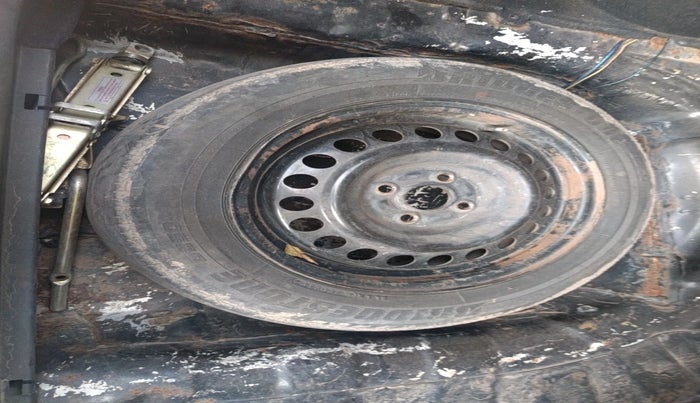 2011 Hyundai Verna FLUIDIC 1.4 CRDI EX, Diesel, Manual, 1,25,019 km, tyre