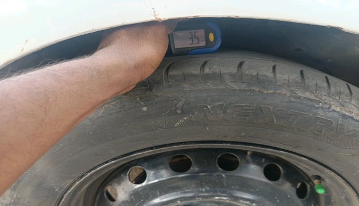 2011 Hyundai Verna FLUIDIC 1.4 CRDI EX, Diesel, Manual, 1,25,019 km, tyre