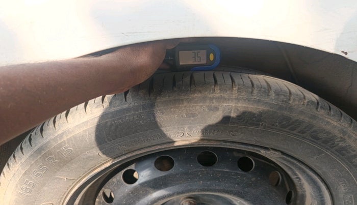 2011 Hyundai Verna FLUIDIC 1.4 CRDI EX, Diesel, Manual, 1,25,019 km, tyre