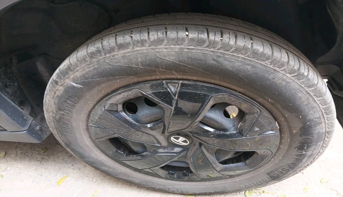 2023 Tata PUNCH PURE MT, Petrol, Manual, 16,583 km, tyre