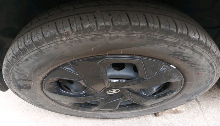 2023 Tata PUNCH PURE MT, Petrol, Manual, 16,583 km, tyre