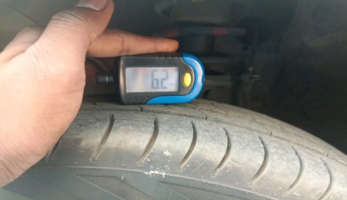 2011 Maruti Alto LXI, Petrol, Manual, 77,339 km, tyre