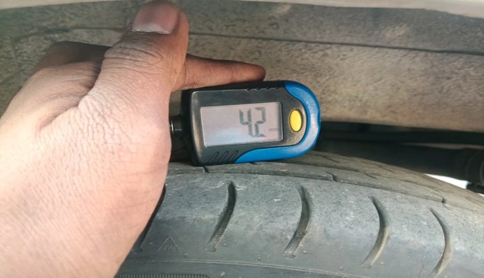 2011 Maruti Alto LXI, Petrol, Manual, 77,339 km, tyre