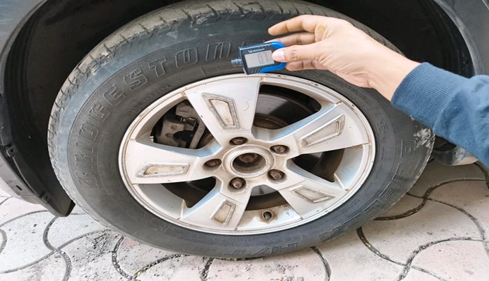 2012 Mahindra XUV500 W8, Diesel, Manual, 95,985 km, tyre