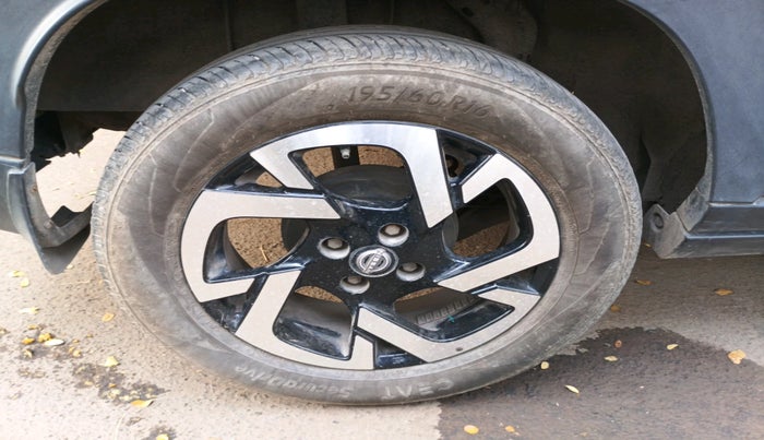 2022 Nissan MAGNITE XV PREMIUM TURBO CVT, Petrol, Automatic, 18,385 km, tyre