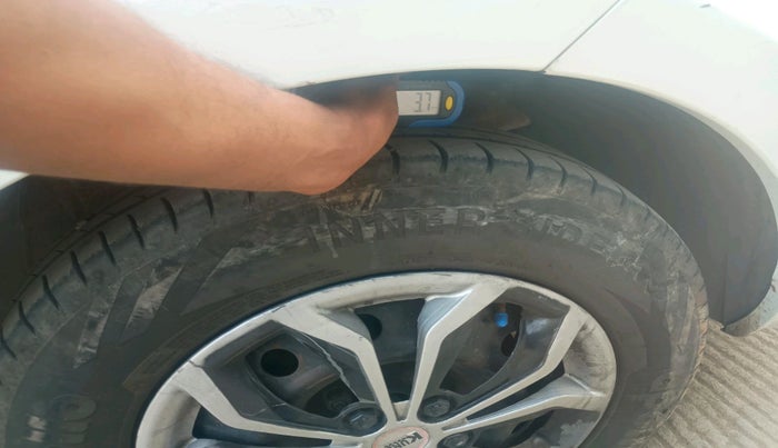 2020 Maruti Swift VXI, Petrol, Manual, 85,610 km, tyre