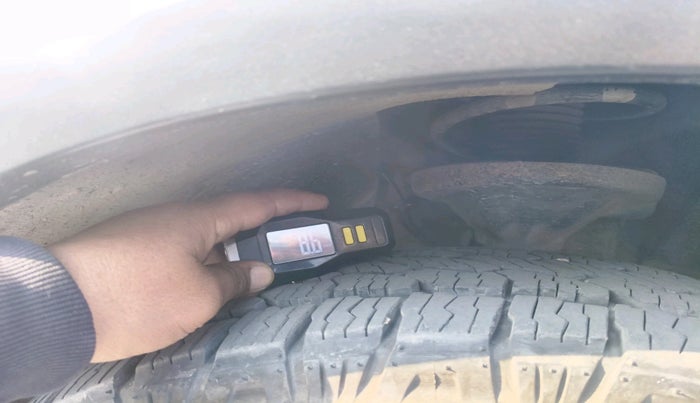 2012 Mahindra XUV500 W8, Diesel, Manual, 1,37,758 km, tyre