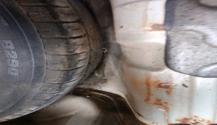 2016 Mahindra Kuv100 K4 D 6 STR, Diesel, Manual, 1,04,969 km, tyre