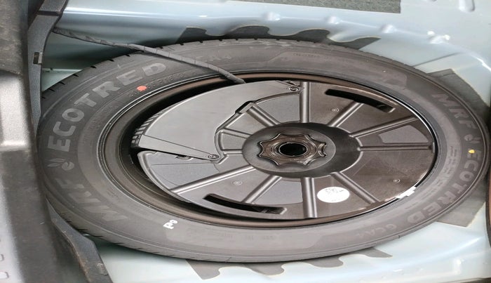 2024 Volkswagen TAIGUN TOPLINE 1.0 TSI MT, Petrol, Manual, 7,292 km, tyre