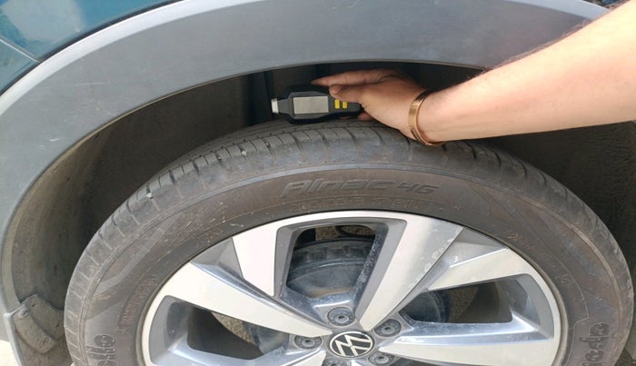 2024 Volkswagen TAIGUN TOPLINE 1.0 TSI MT, Petrol, Manual, 7,292 km, tyre