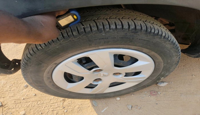 2016 Renault Kwid RXT 1.0 AMT, Petrol, Automatic, 95,338 km, tyre