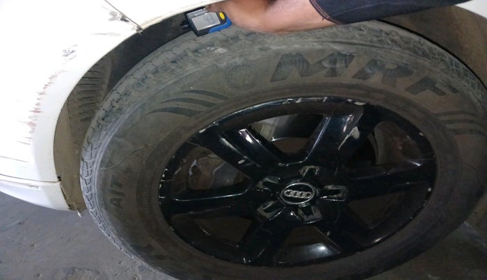 2011 Audi Q7 3.0 TDI QUATTRO, Diesel, Automatic, 94,075 km, tyre