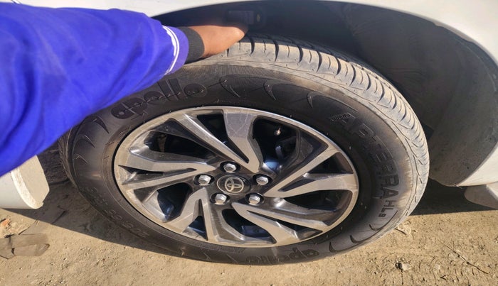 2025 Toyota Innova Crysta 2.4 GX 8STR, Diesel, Manual, 6,015 km, tyre