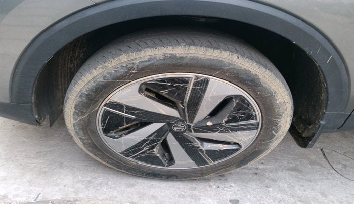 2024 MG ZS EV Excite Pro, Electric, Automatic, 31,543 km, tyre