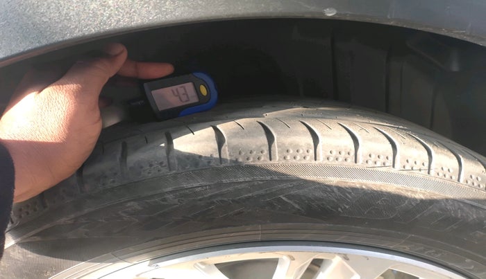 2019 Mahindra XUV300 W8 1.5 DIESEL, Diesel, Manual, 54,365 km, tyre