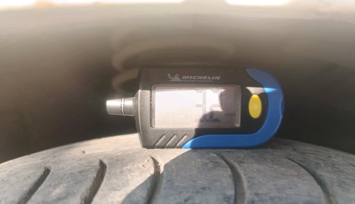 2011 Hyundai Santro Xing GL PLUS, Petrol, Manual, 1,00,026 km, tyre