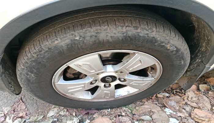 2013 Mahindra XUV500 W8, Diesel, Manual, 1,09,636 km, tyre