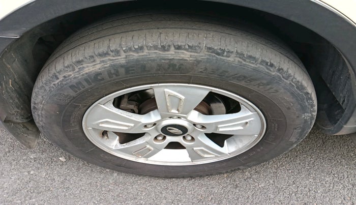 2013 Mahindra XUV500 W8, Diesel, Manual, 1,09,636 km, tyre