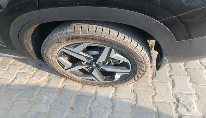 2024 Hyundai ALCAZAR PRESTIGE 1.5 TURBO PETROL MT 7STR, Petrol, Manual, 6,525 km, tyre