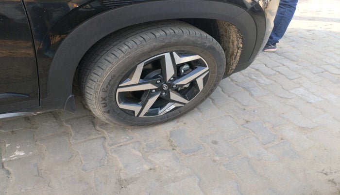 2024 Hyundai ALCAZAR PRESTIGE 1.5 TURBO PETROL MT 7STR, Petrol, Manual, 6,525 km, tyre