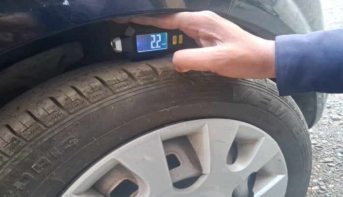 2011 Chevrolet Spark LS 1.0, Petrol, Manual, 1,23,316 km, tyre