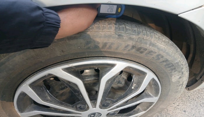 2016 Maruti Ciaz VDI (O) SHVS, Diesel, Manual, 1,30,501 km, tyre