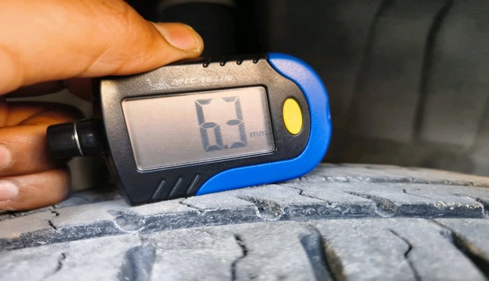 2021 Maruti Swift VXI, Petrol, Manual, 20,328 km, tyre