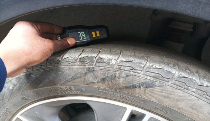 2016 Hyundai Creta SX PLUS 1.6 DIESEL SPECIAL EDITION, Diesel, Manual, 2,61,554 km, tyre