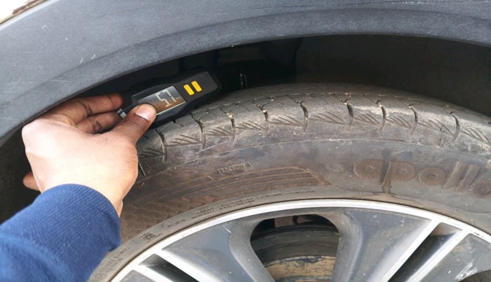 2016 Hyundai Creta SX PLUS 1.6 DIESEL SPECIAL EDITION, Diesel, Manual, 2,61,554 km, tyre