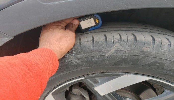 2020 Hyundai VENUE SX 1.0 TURBO, Petrol, Manual, 73,232 km, tyre