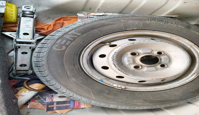 2012 Maruti Alto LXI, Petrol, Manual, 1,02,600 km, tyre